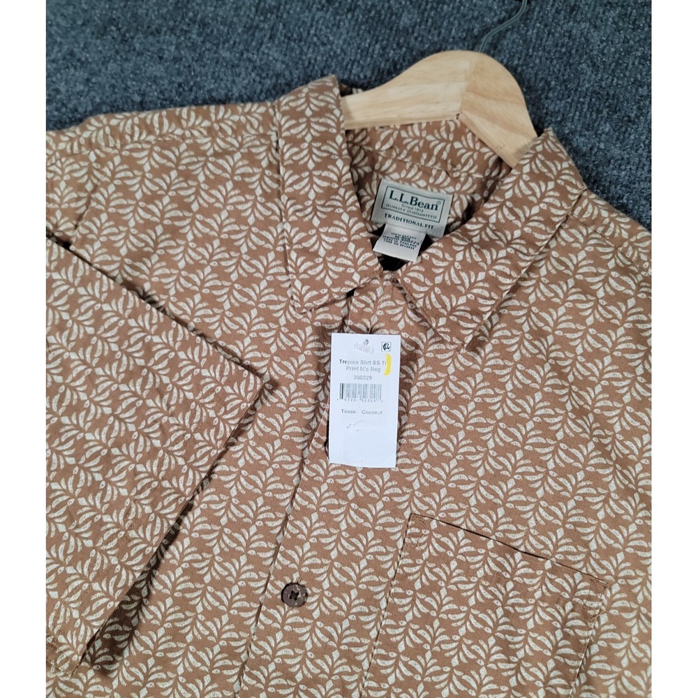 NEW L.L. Bean Tropics Shirt Mens Medium Brown Print Pocket Loop Collar $50